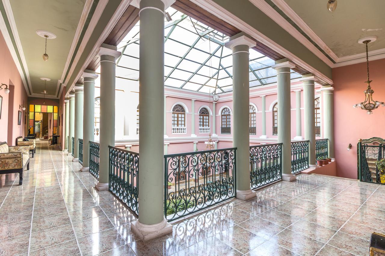Capital Plaza Hotel Sucre Esterno foto